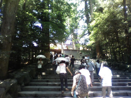 内宮への階段.jpg